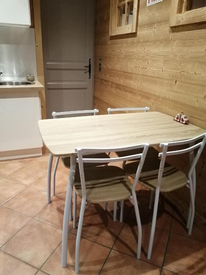 Chalet Au Pont De Flon Le Cornix Eksteriør bilde